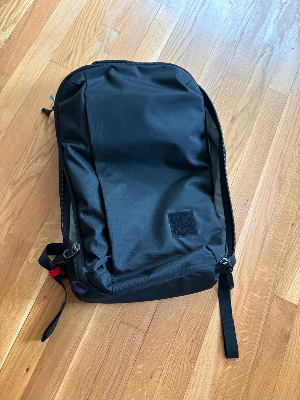 Evergoods CPL24 with glow in the dark zipper pull